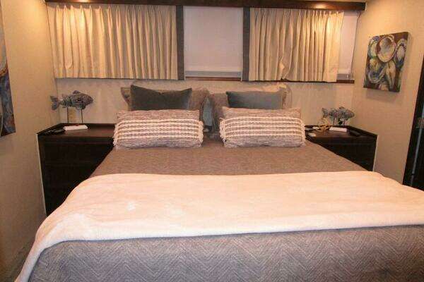 Burger Flush Deck with Flybridge Yacht For Sale