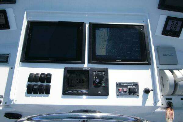 Burger Flush Deck with Flybridge Yacht For Sale