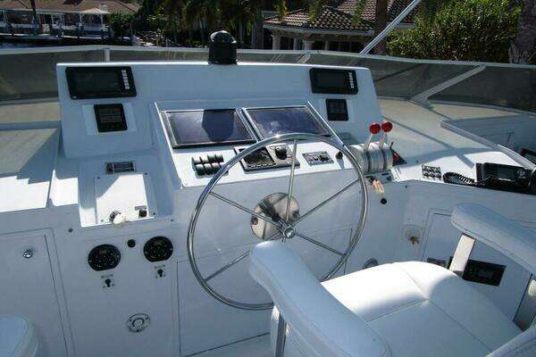 Burger Flush Deck with Flybridge Yacht For Sale