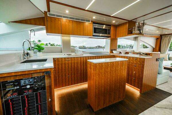 Johnson Skylounge Yacht For Sale