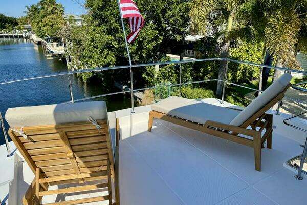 Johnson Skylounge Yacht For Sale