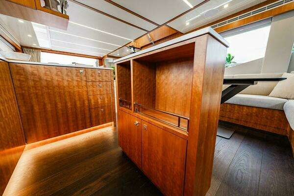 Johnson Skylounge Yacht For Sale