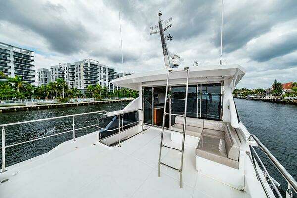 Johnson Skylounge Yacht For Sale