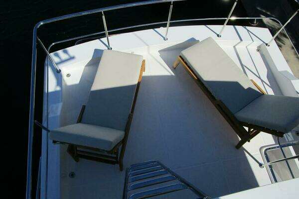 Johnson Skylounge Yacht For Sale