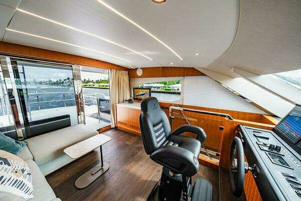 Johnson Skylounge Yacht For Sale