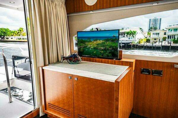 Johnson Skylounge Yacht For Sale