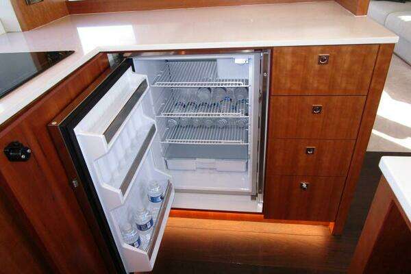 Johnson Skylounge Yacht For Sale