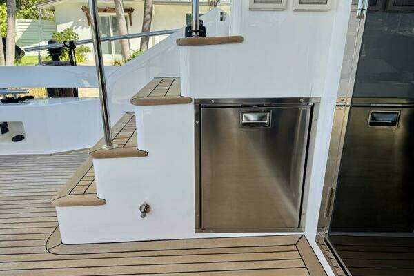 Johnson Skylounge Yacht For Sale