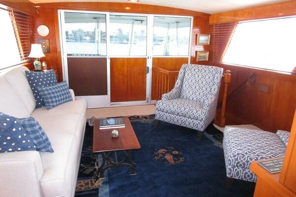Salon Looking Aft  
