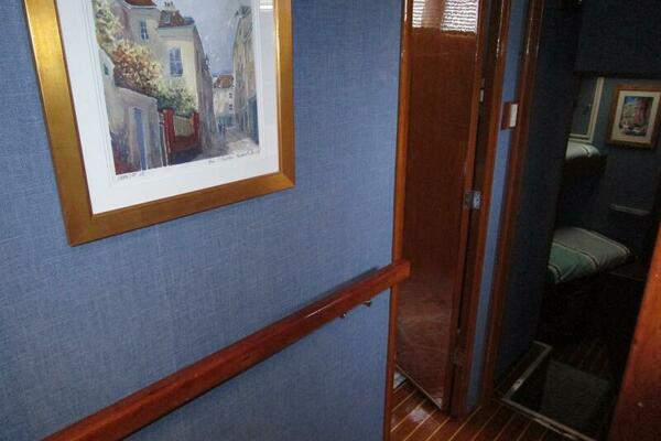 Forward Companionway  