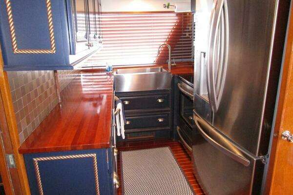 Matthews Voyager Yacht For Sale