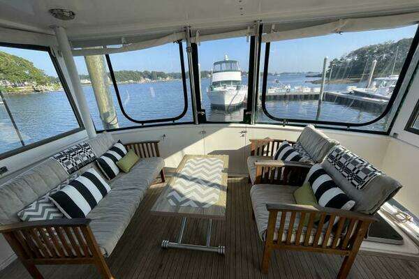 Photo of the 1987 Heritage East 40 Sundeck "Peaceful Times"