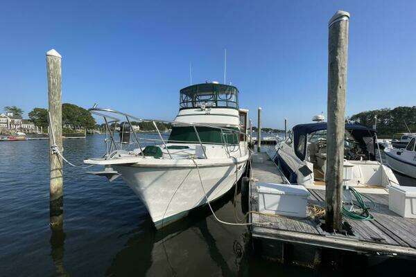 Photo of the 1987 Heritage East 40 Sundeck "Peaceful Times"