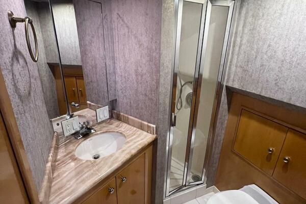 KRISTIN LEE 75ft Hatteras Yacht For Sale