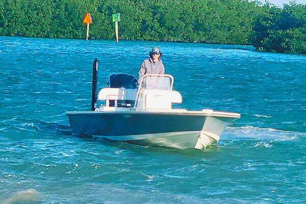 Photo of the 2021 Hewes Redfisher 21