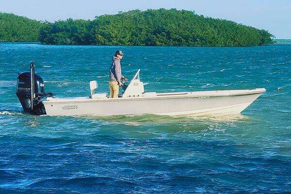 Photo of the 2021 Hewes Redfisher 21