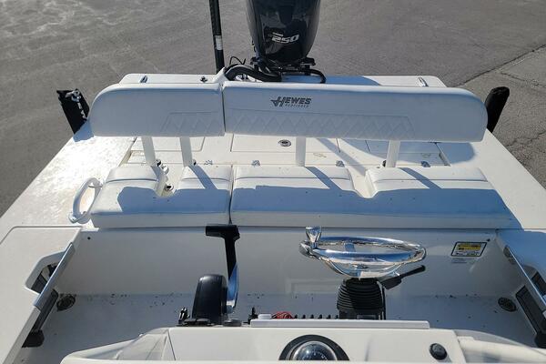 21ft Hewes Yacht For Sale