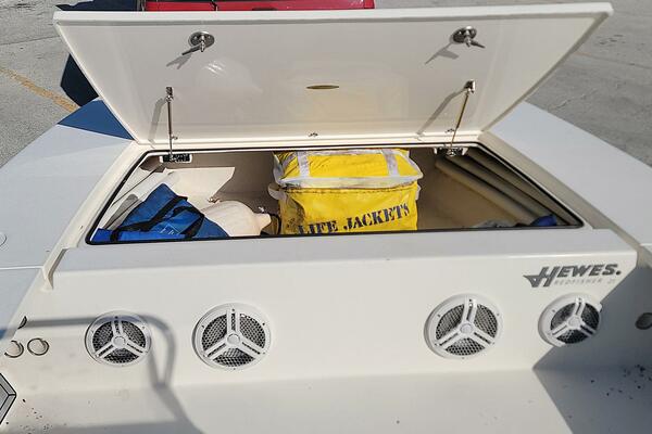 21ft Hewes Yacht For Sale