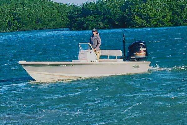 Photo of the 2021 Hewes Redfisher 21