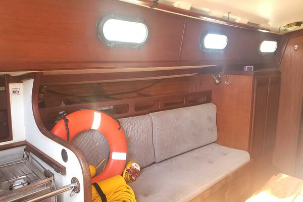 MILEKA V 33ft Cape Dory Yacht For Sale