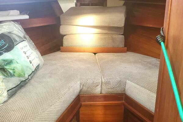 MILEKA V 33ft Cape Dory Yacht For Sale