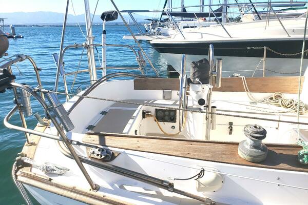 MILEKA V 33ft Cape Dory Yacht For Sale