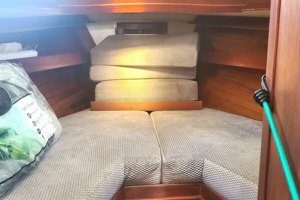 MILEKA V 33ft Cape Dory Yacht For Sale