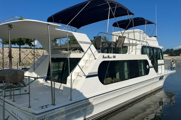 2002 Harbor Master 440 Widebody