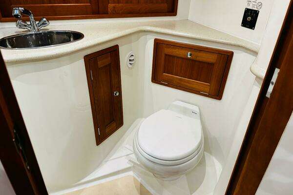 MJM 36Z Yacht For Sale