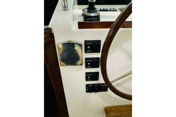 MJM 36Z Yacht For Sale