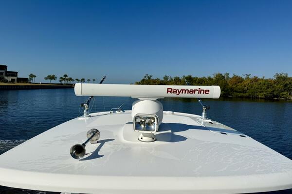 2018 Boston Whaler 330 Outrage