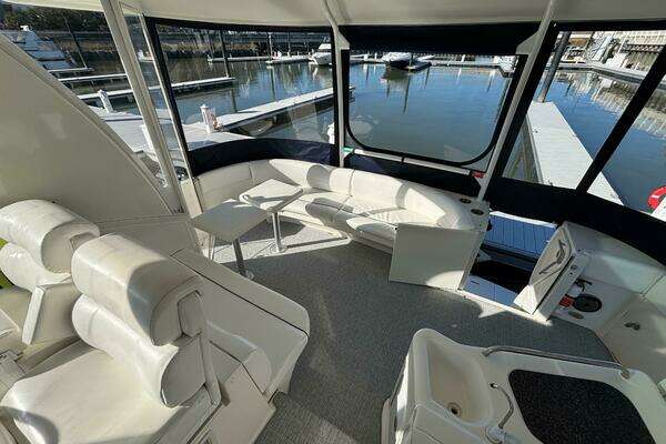 2005 Cruisers Yachts 45