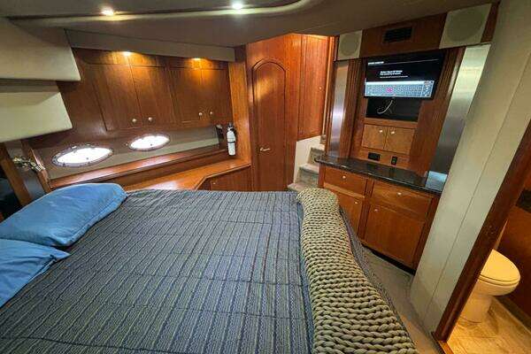 Cruisers Yachts 455 Express Motor Yacht Yacht For Sale