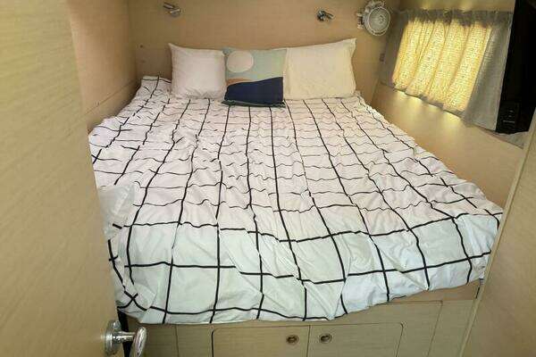 Lagoon 380 Yacht For Sale