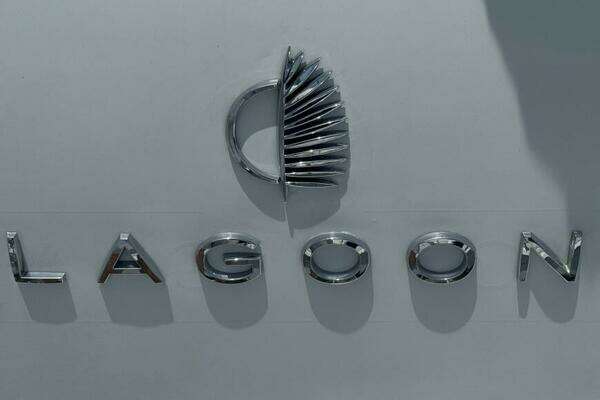 Lagoon 380 Yacht For Sale