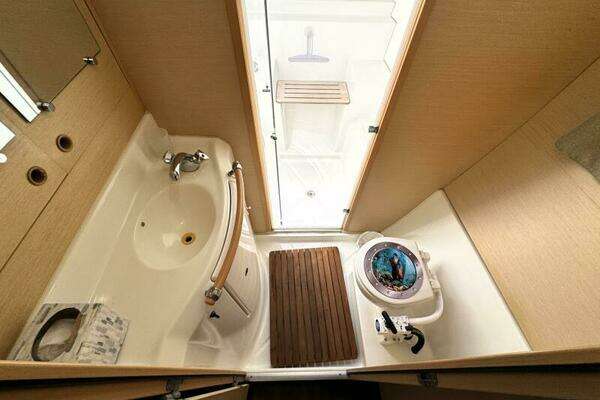 Lagoon 380 Yacht For Sale