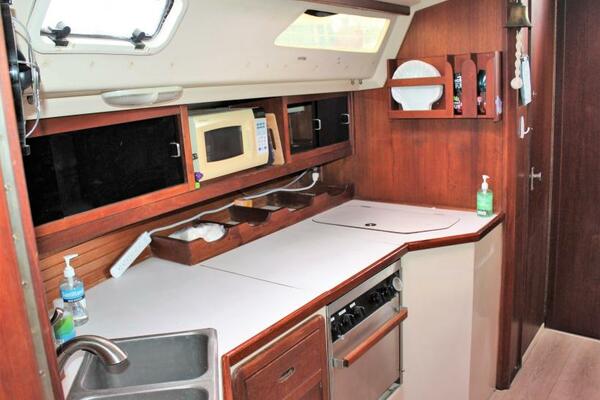 Cool Runnings 42ft Catalina Yacht For Sale