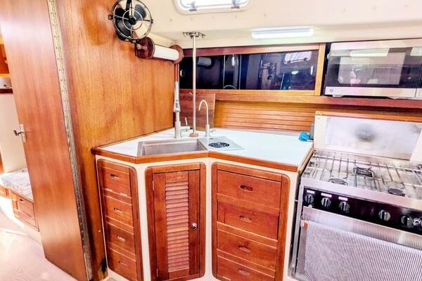 Cool Runnings 42ft Catalina Yacht For Sale