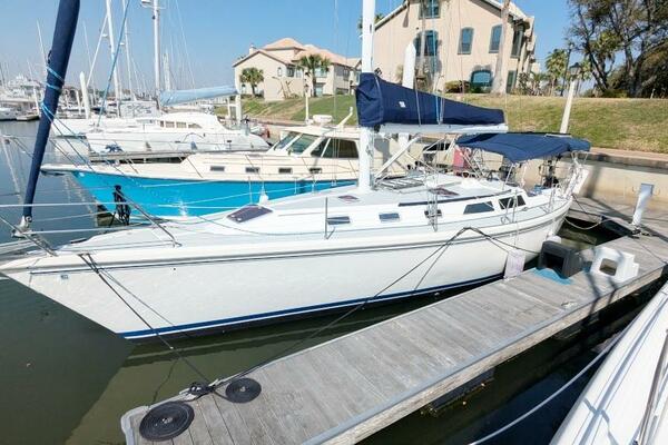 Cool Runnings 42ft Catalina Yacht For Sale