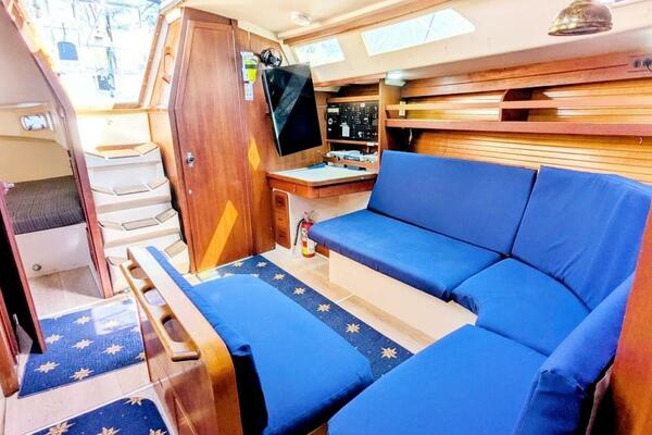 Cool Runnings 42ft Catalina Yacht For Sale