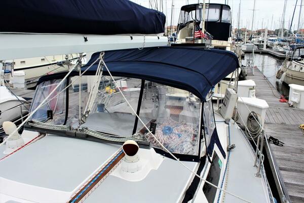 Cool Runnings 42ft Catalina Yacht For Sale