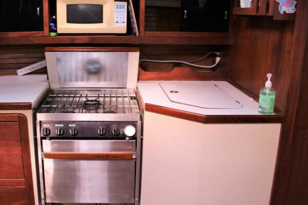 Cool Runnings 42ft Catalina Yacht For Sale