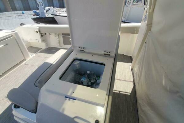 FIJI KAI 37ft Pursuit Yacht For Sale