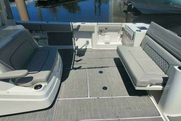 Pursuit S 378 Sport Yacht For Sale