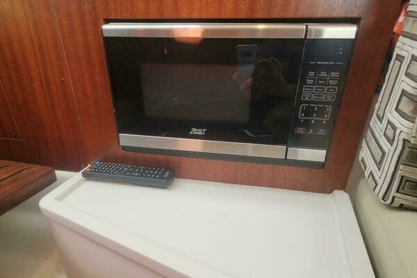 FIJI KAI 37ft Pursuit Yacht For Sale