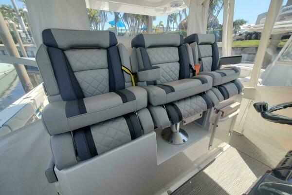 FIJI KAI 37ft Pursuit Yacht For Sale