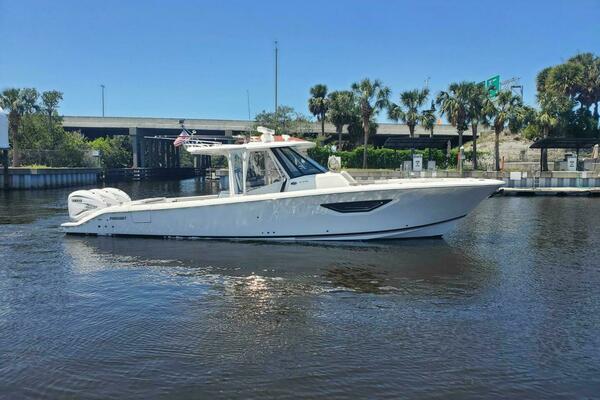 FIJI KAI 37ft Pursuit Yacht For Sale