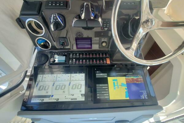 FIJI KAI 37ft Pursuit Yacht For Sale