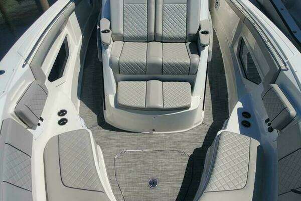 Pursuit S 378 Sport Yacht For Sale