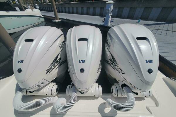 FIJI KAI 37ft Pursuit Yacht For Sale